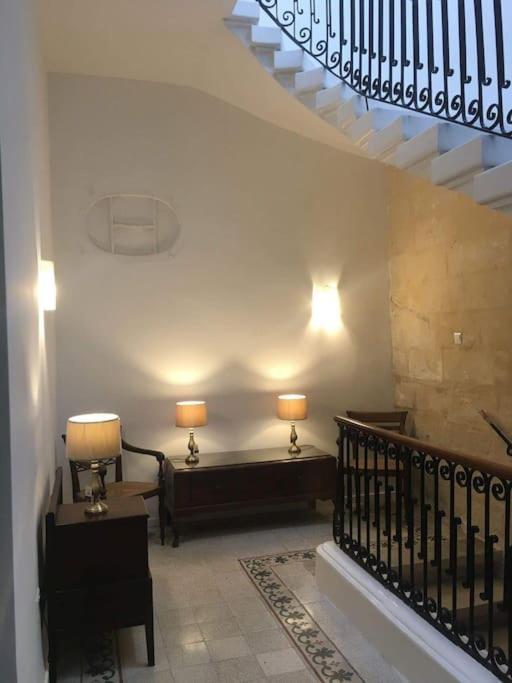 Spacious 4-Bedrooms Townhouse In Tas-Sliema Exterior photo