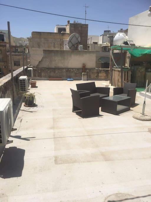 Spacious 4-Bedrooms Townhouse In Tas-Sliema Exterior photo