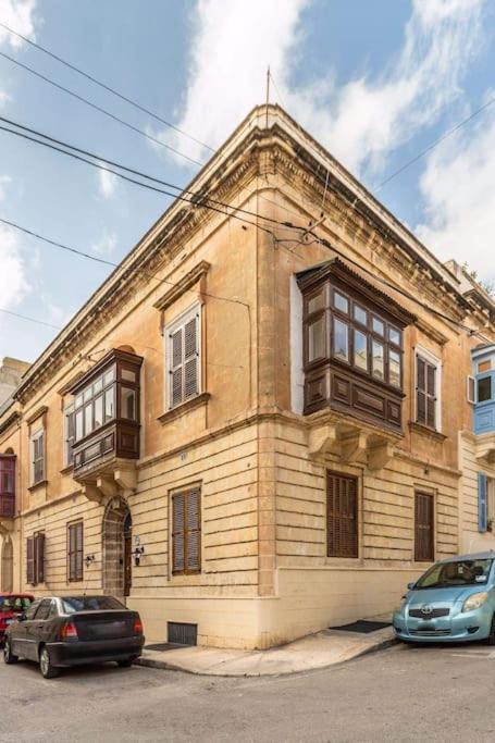 Spacious 4-Bedrooms Townhouse In Tas-Sliema Exterior photo