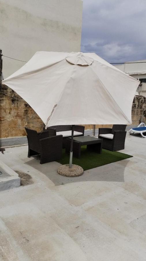 Spacious 4-Bedrooms Townhouse In Tas-Sliema Exterior photo